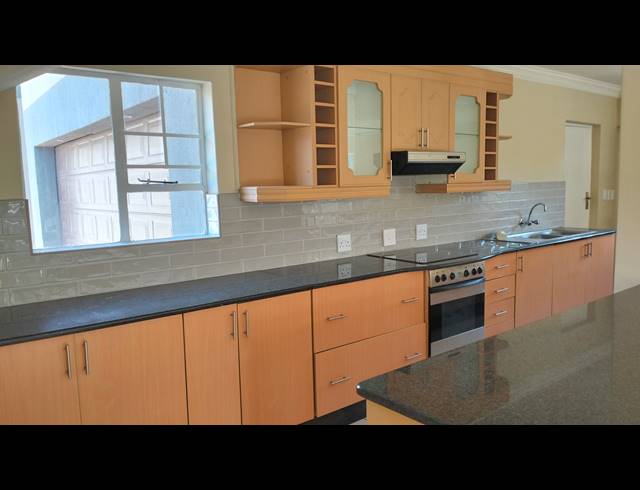 4 BEDROOM DUPLEX FOR SALE IN EQUESTRIA